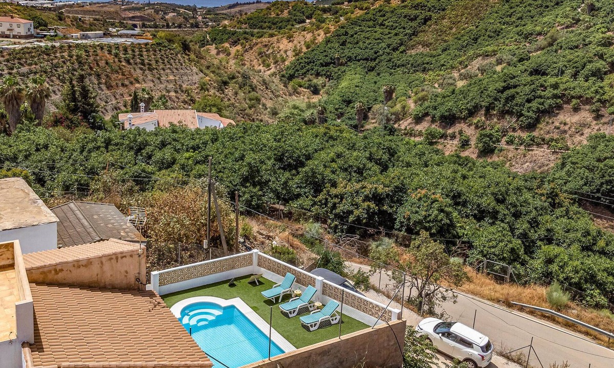 Cajiz House | Gorgeous home in Cajiz
