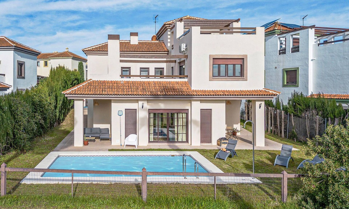 Las Pajanosas House | Gorgeous home in Guillena