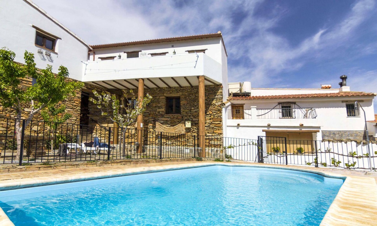 Laroya House | Gorgeous home in Laroya with house a panoramic view