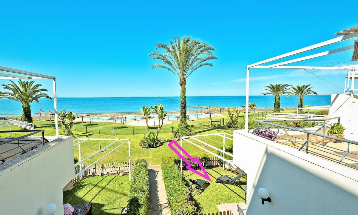 El Puerto de Santa Maria Apartment | Groundfloor Apartment with Private BBG and Direct Access to the Pools and Beach