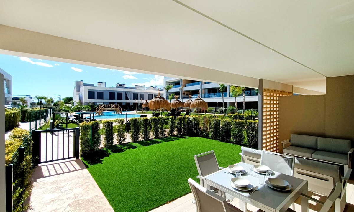 Torre-Pacheco Apartment | Ground floor in front of the pool, south facing.