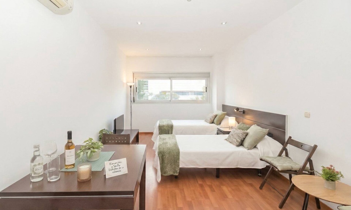 Bormujos Apartment | GuestReady - Domocenter studio with garage