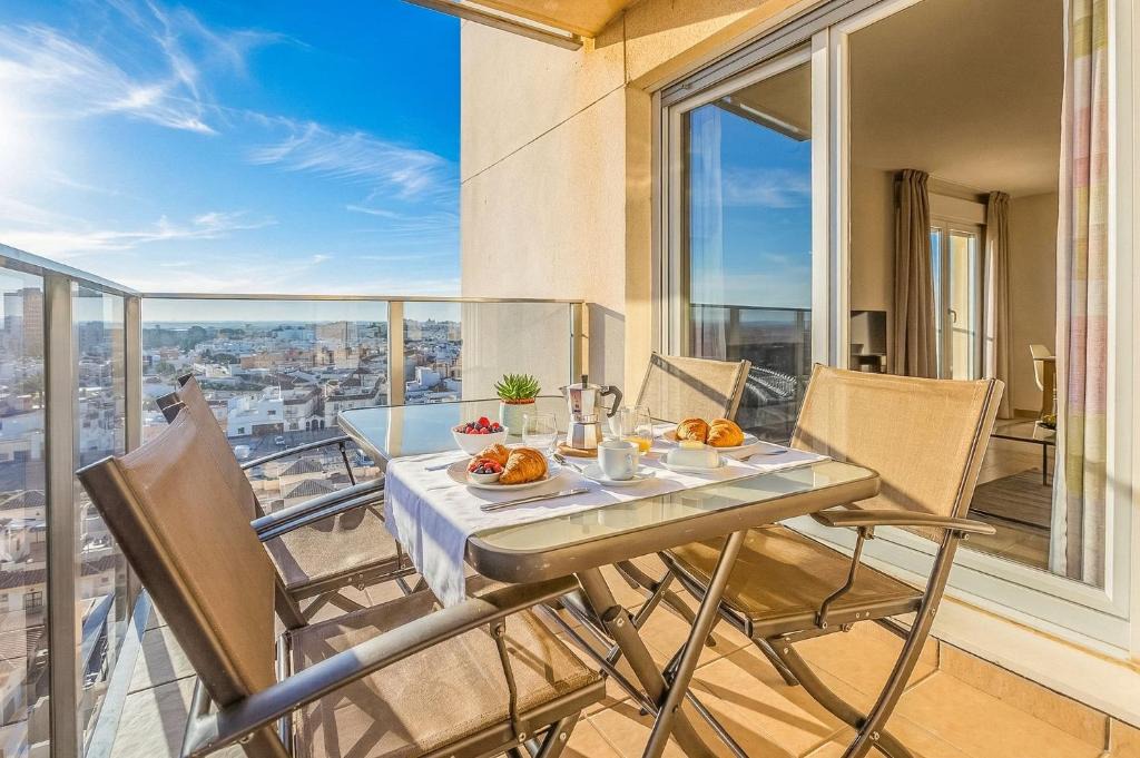 San Fernando Apartment | GuestReady - San Fernando Torres de la Caseria JP