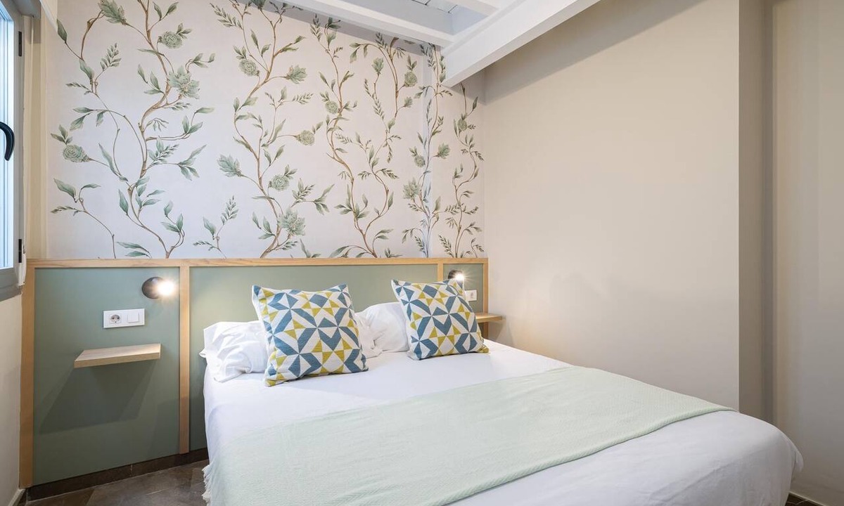 Central District Apartment | H2Granada Just Refusbished - Parking Optional