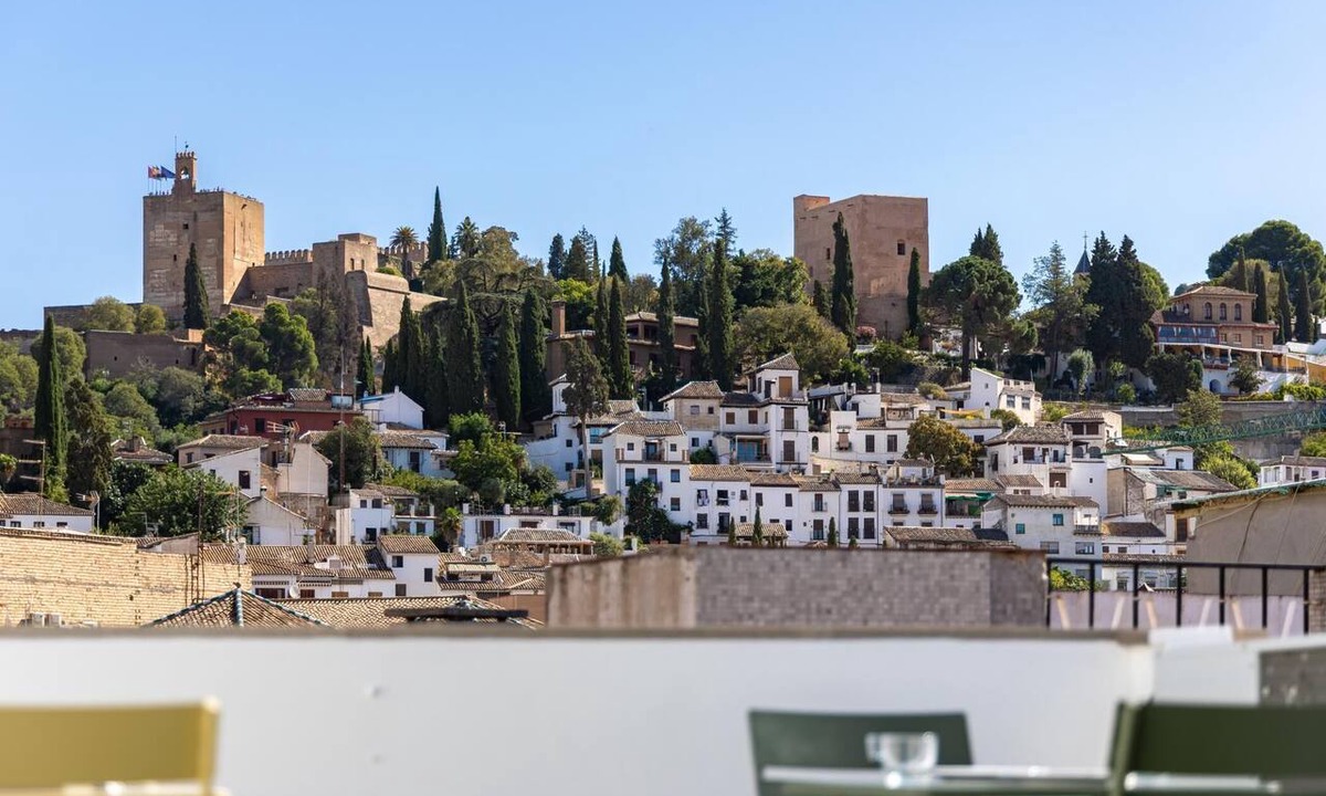 Central District Apartment | H2Granada Rooftop Terrace & Parking & Pet Friendl