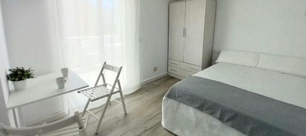 Alhaurin de la Torre House | Habitación ático con terraza privada C