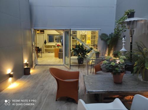 Feria House | Habitación y baño en planta independiente en centro de sevilla