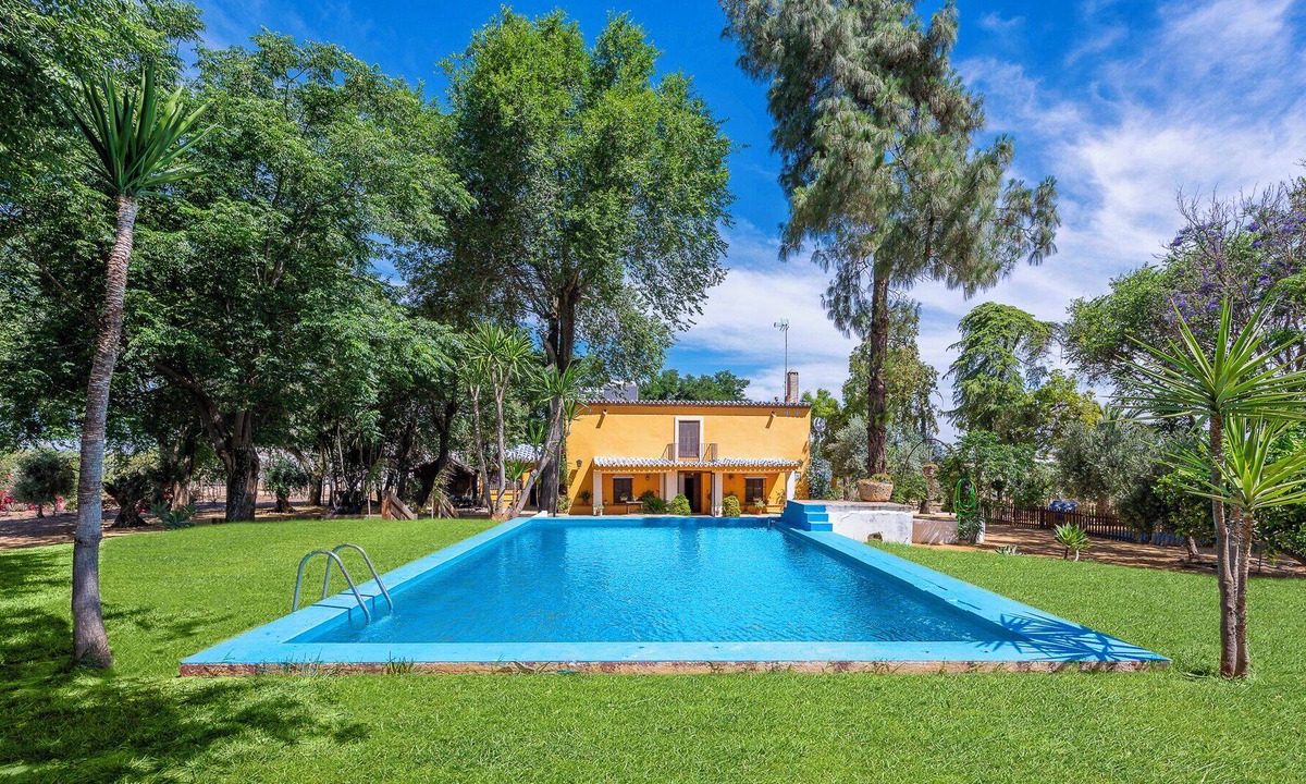 Marchena House | Hacienda Chica Holiday Home
