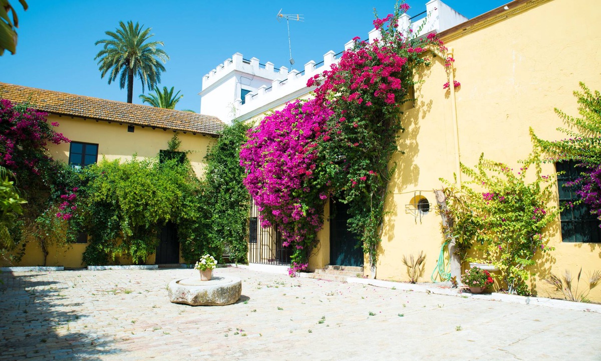 Utrera House | Hacienda La Indiana