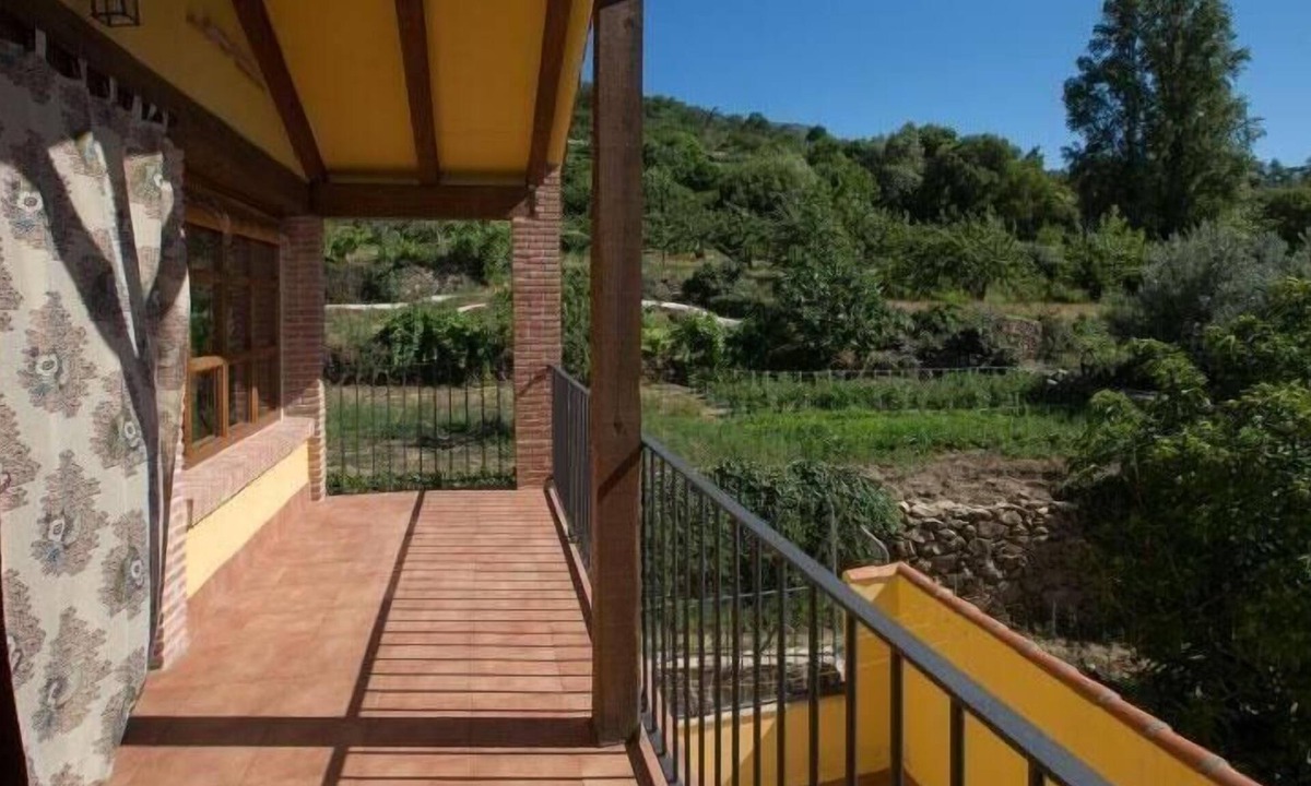 Casas del Monte House | Half-timbered house "Casa Rural Picual"