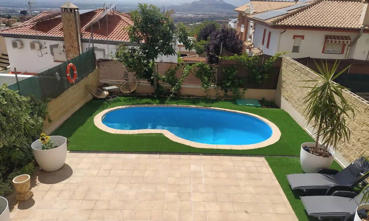Jun House | Helles Haus mit Aussicht und privatem Pool by Interhome