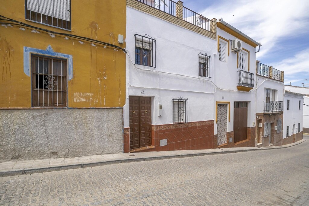 Villanueva de San Juan House | Hilltop Holiday Home in Villanueva de San Juan with Pool