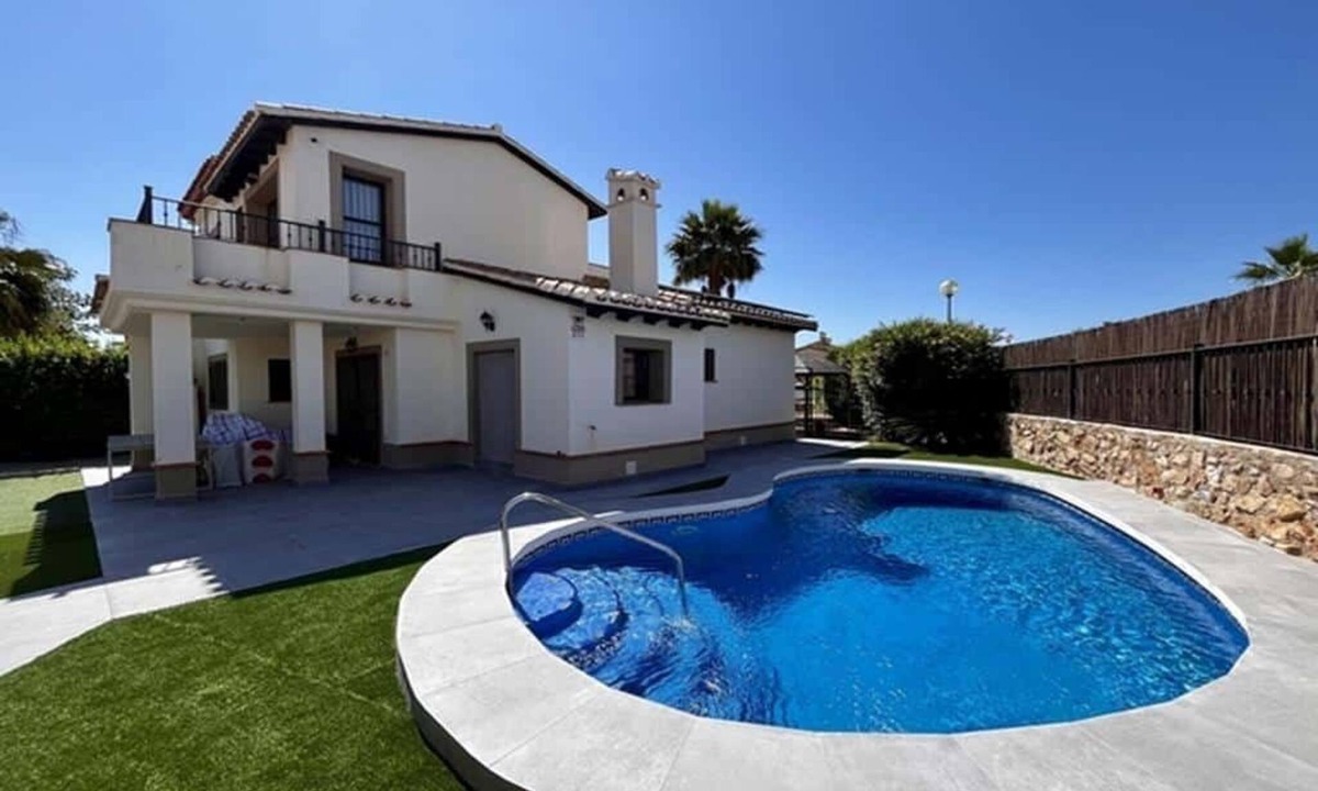 Fuente Alamo de Murcia Villa | HL 014 Holiday Rental 3 bedroom villa on HDA Golf Resort
