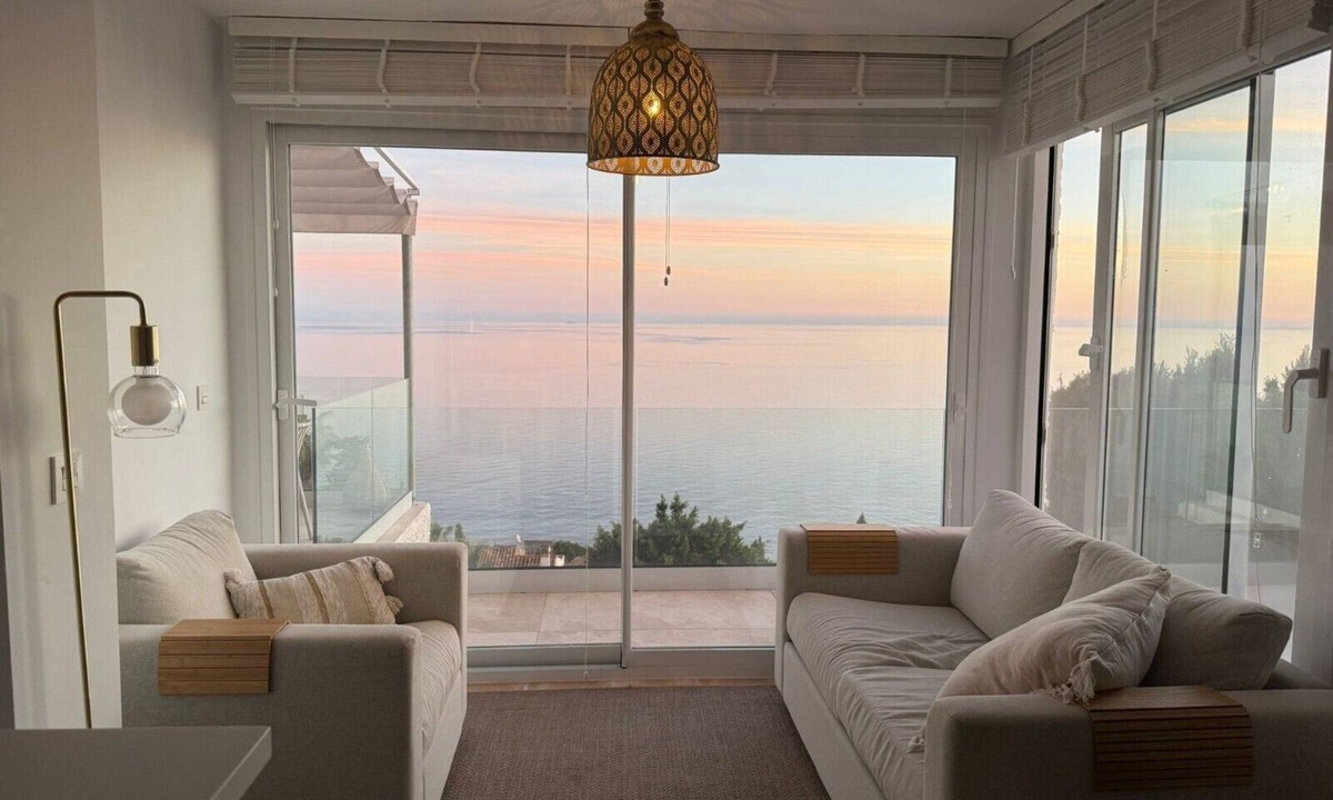 Salobrena House | Holiday Cottage 'Limonero' with Sea Views