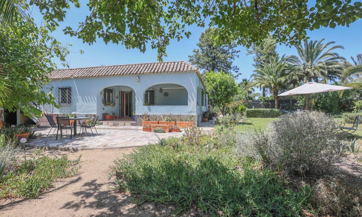 Arahal Cottage | Holiday Home Villa Moral