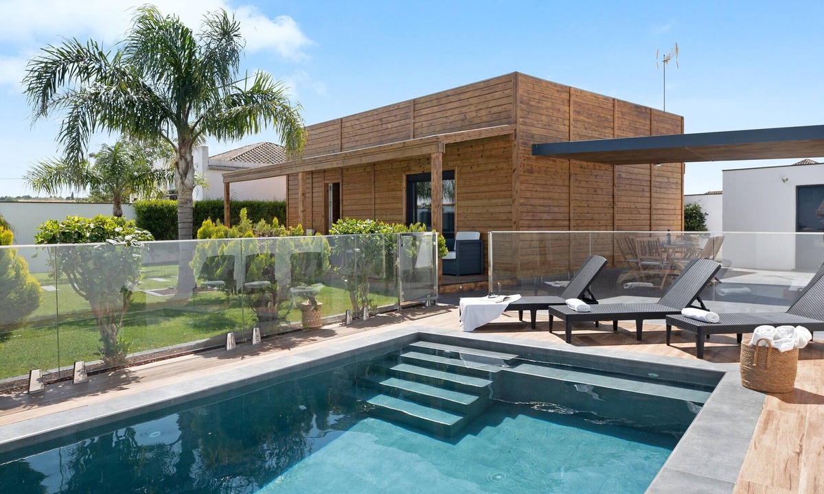 Conil de la Frontera House | Holiday Home Villa Torre Nueva with Wi-Fi, Garden, Terrace & Pool
