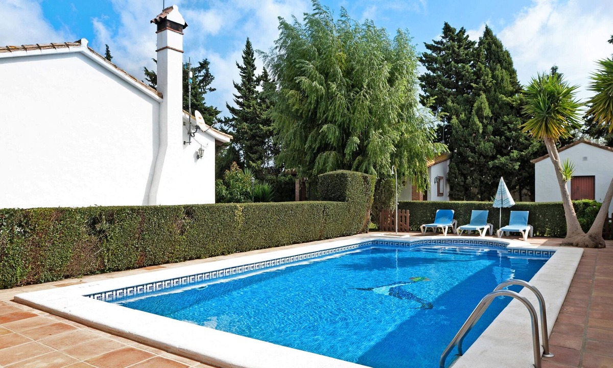 Barrio Nuevo House | Holiday home "Villa Mendoza" with Pool, Garden & Wi-Fi