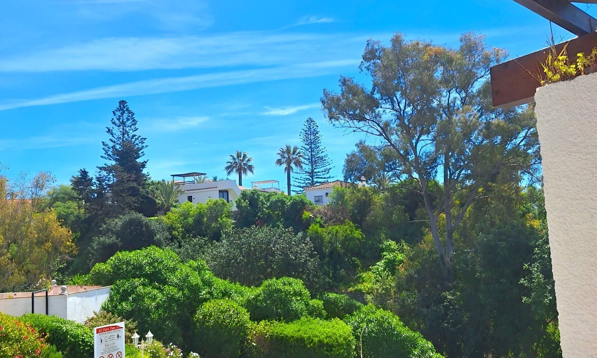 El Faro House | Holiday Home 'Casita' with Shared Pool, Wi-Fi and Air Conditioning