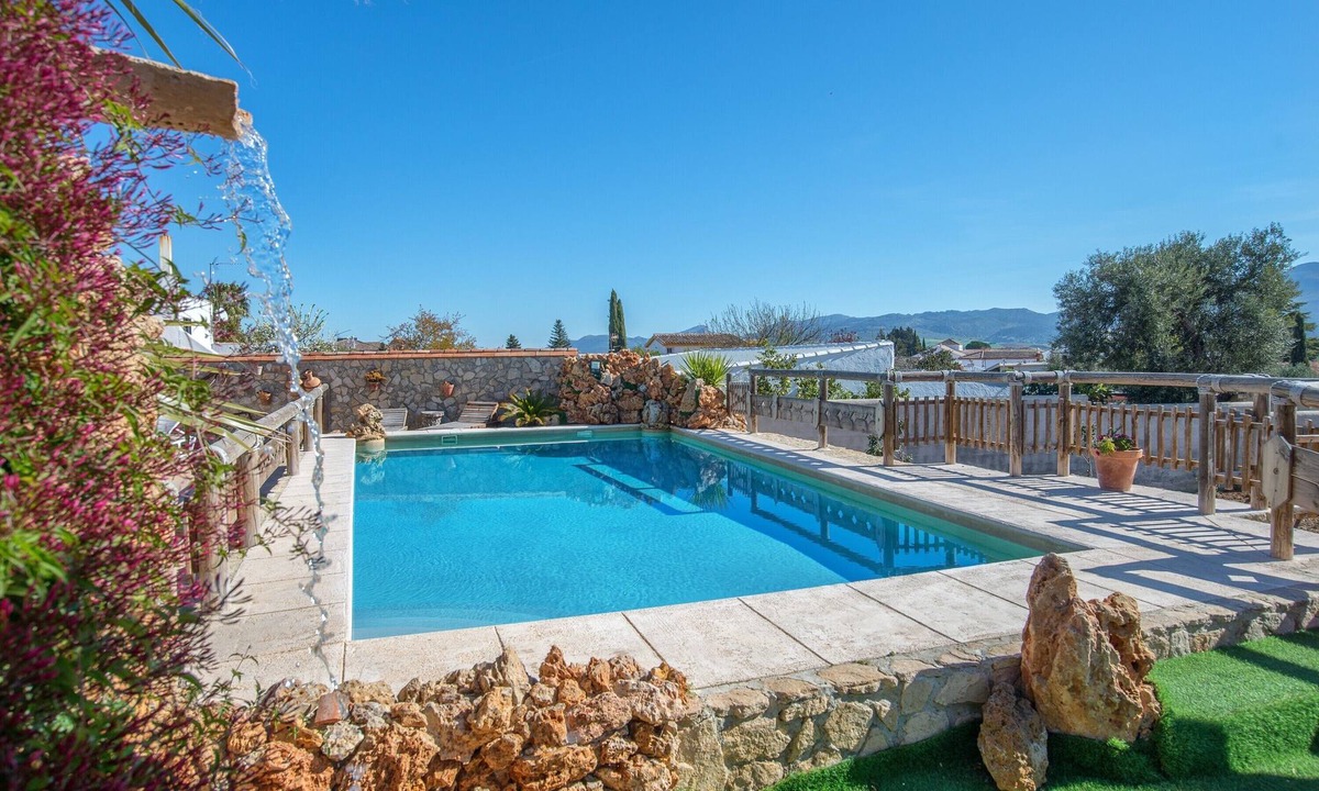 Ronda House | Holiday Home “Alojamiento Rural La Pila” with Mountain View, Wi-Fi