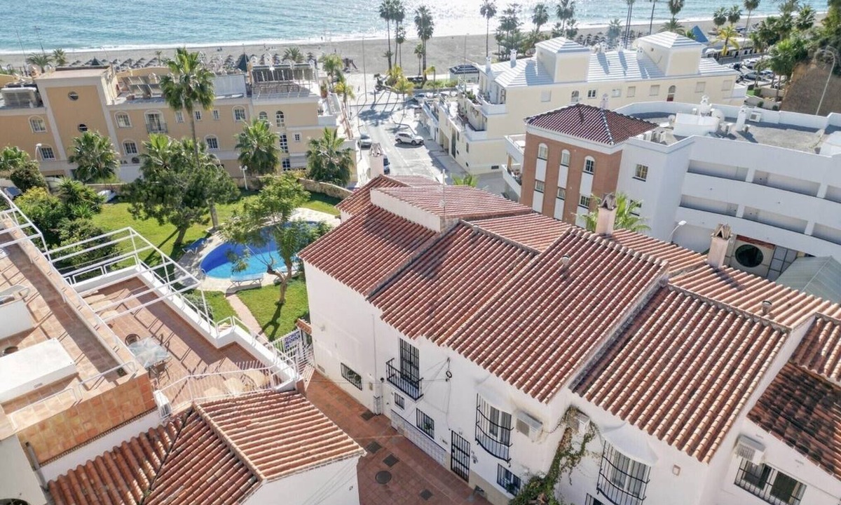 Nerja City Centre House | Holiday Home 'Burriana Casa Playa' with Sea Views, Wi-Fi and Air Conditioning