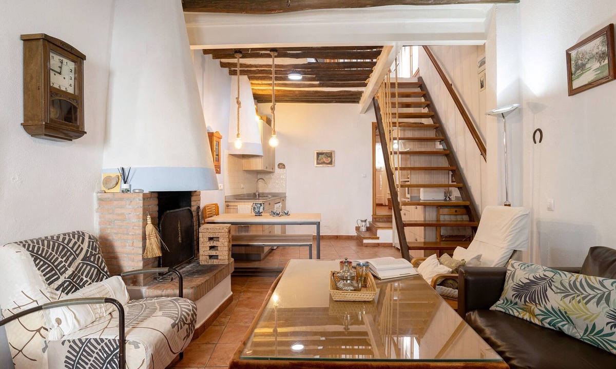 Grazalema House | Holiday Home 'Casa Calle Del Carmen' with Mountain View, Wi-Fi and Air Conditioning