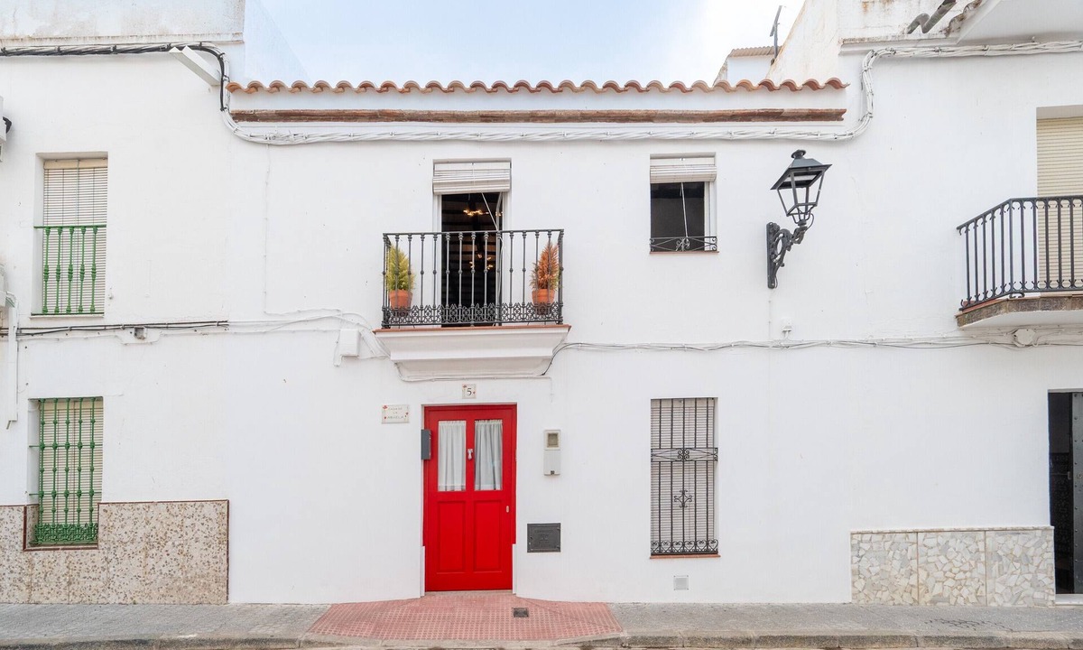 El Pedroso House | Holiday Home 'Casa El Pedroso' with Private Terrace, Wi-Fi and Air Conditioning