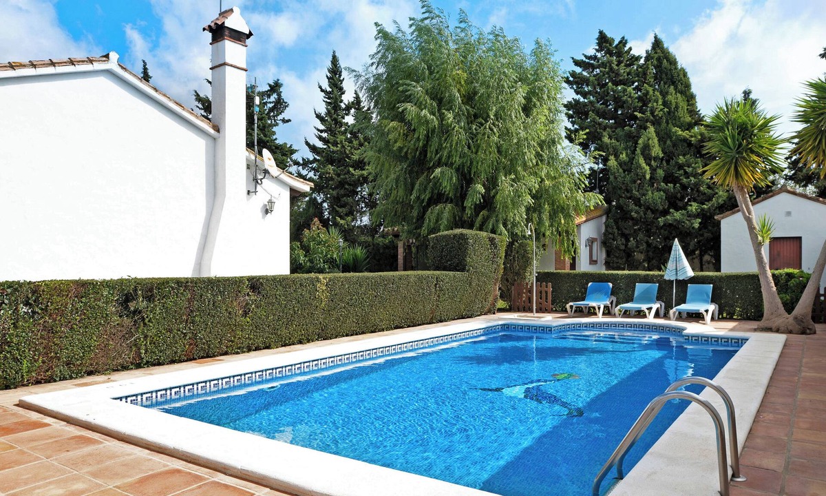 Barrio Nuevo House | Holiday home "Villa Mendoza" with Pool, Garden & Wi-Fi