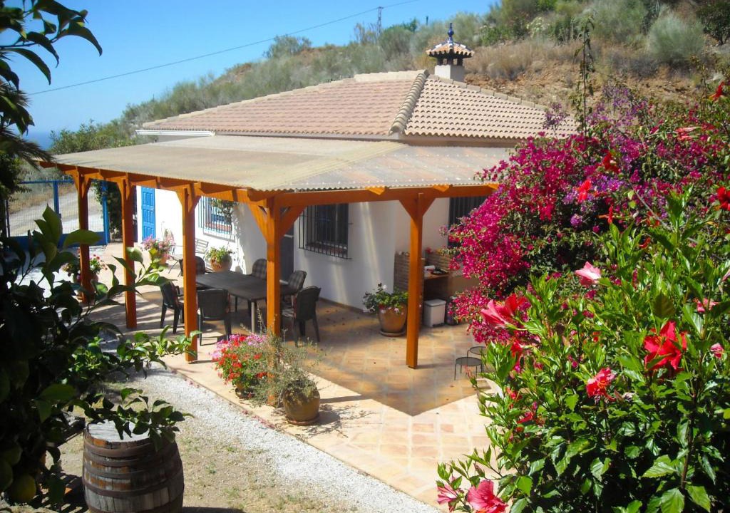 Rincon de la Victoria House | Holiday Home Finca Trigueros - casa palmito by Interhome