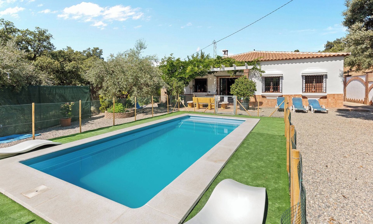 Jubrique House | Holiday Home 'Finca Rural Mazuqueto' with Mountain View, Private Pool and Wi-Fi