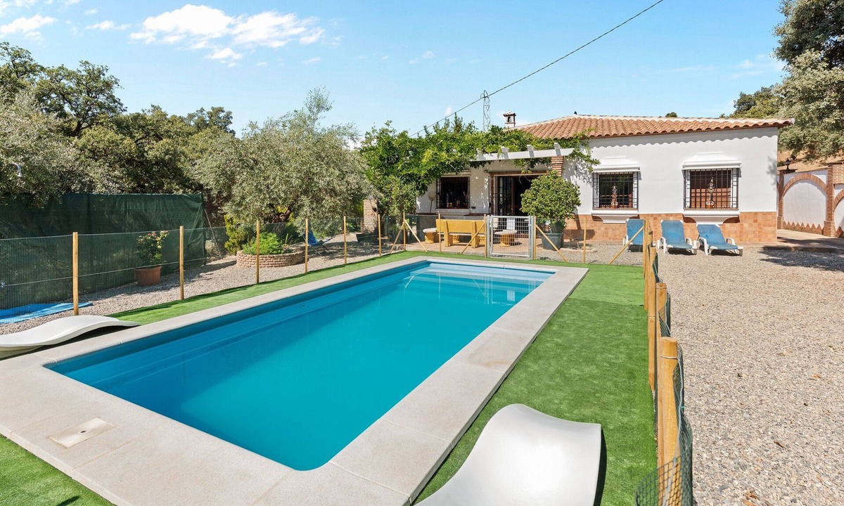 Jubrique House | Holiday Home 'Finca Rural Mazuqueto' with Mountain View, Private Pool and Wi-Fi