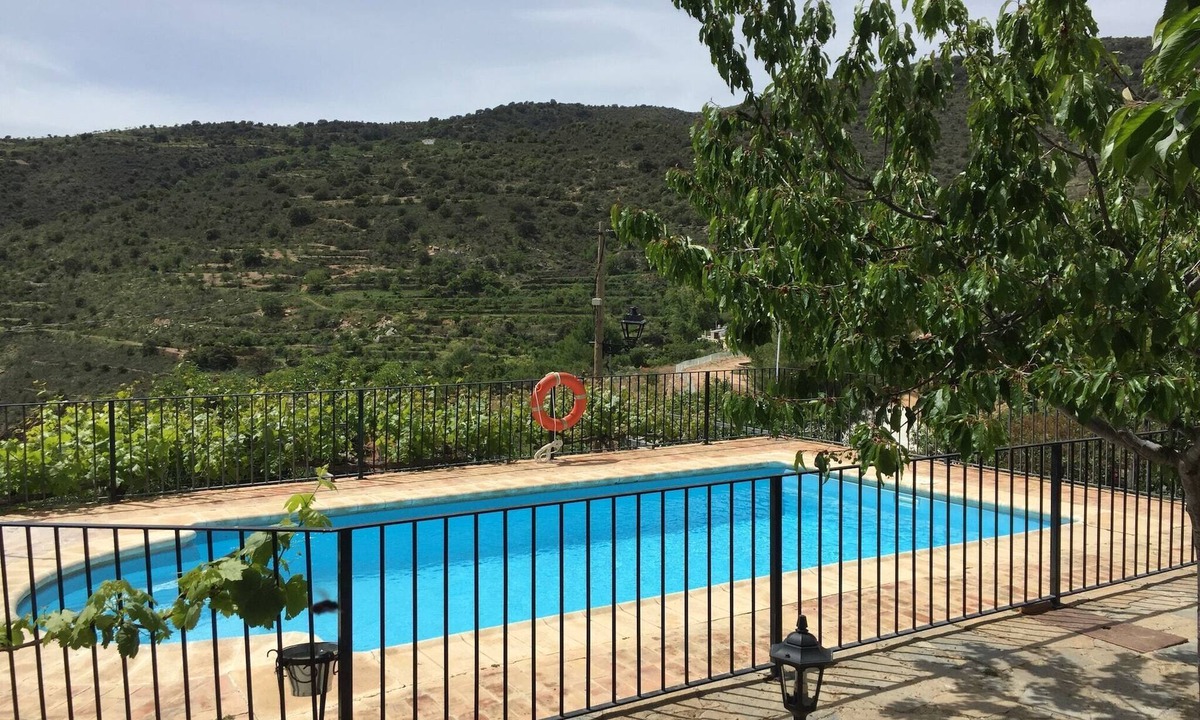 Laroya House | Holiday Home in Laroya with Mountain Views
