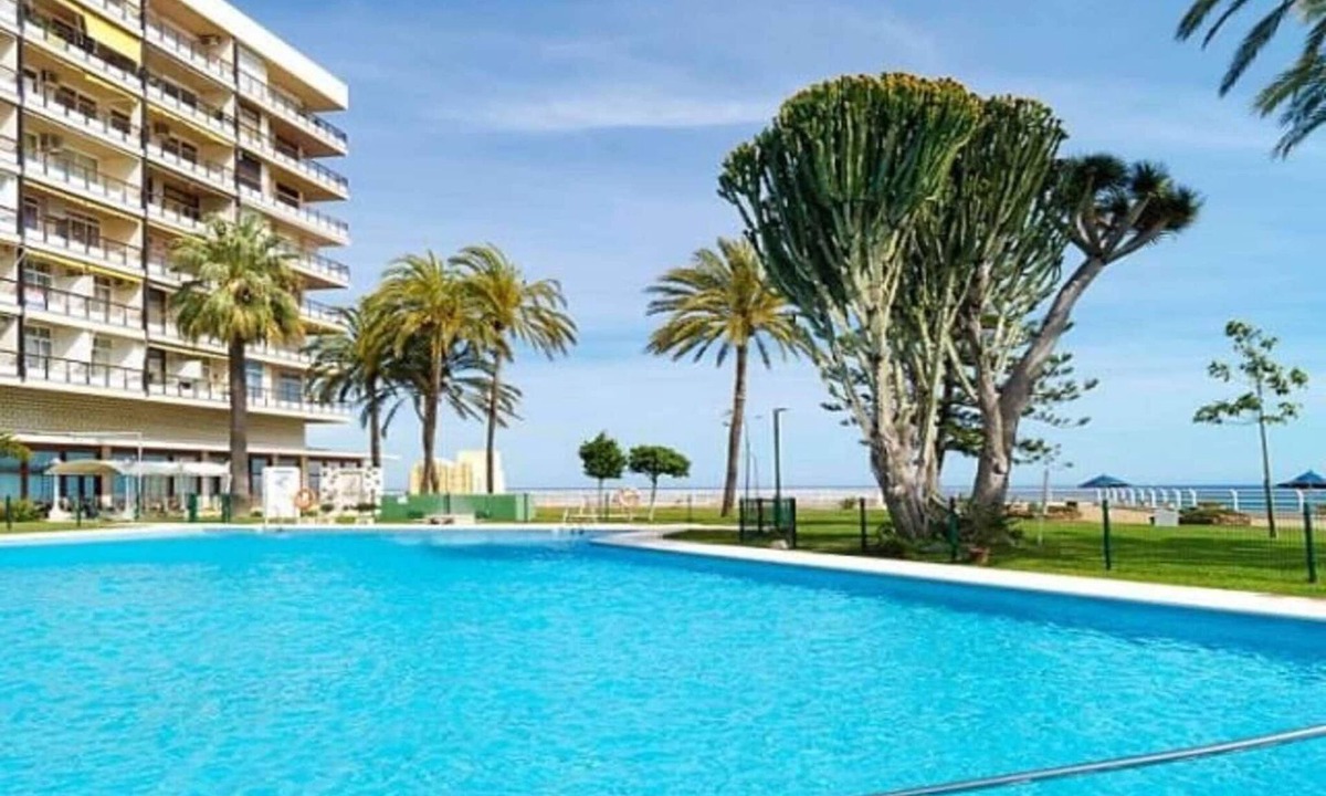 Torremolinos House | Holiday Home in Torremolinos by the Beach