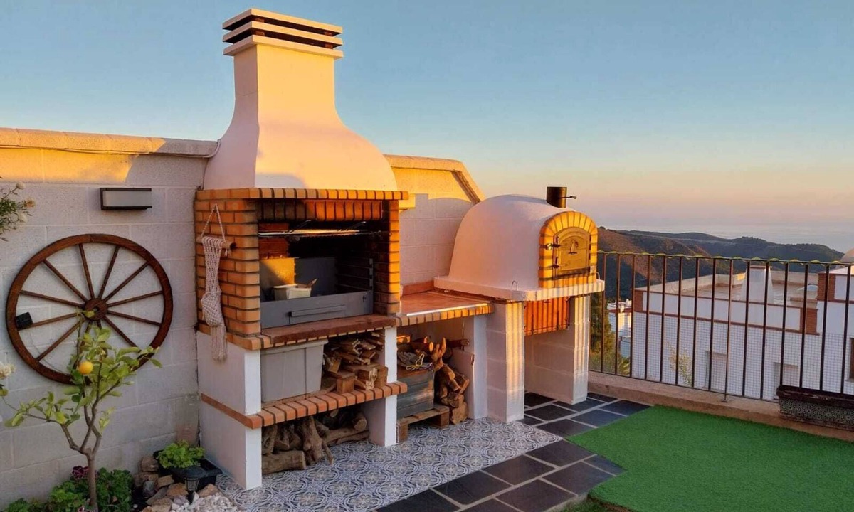 Enix House | Holiday Home 'La Mafalda' with Sea View, Private Terrace and Air Conditioning