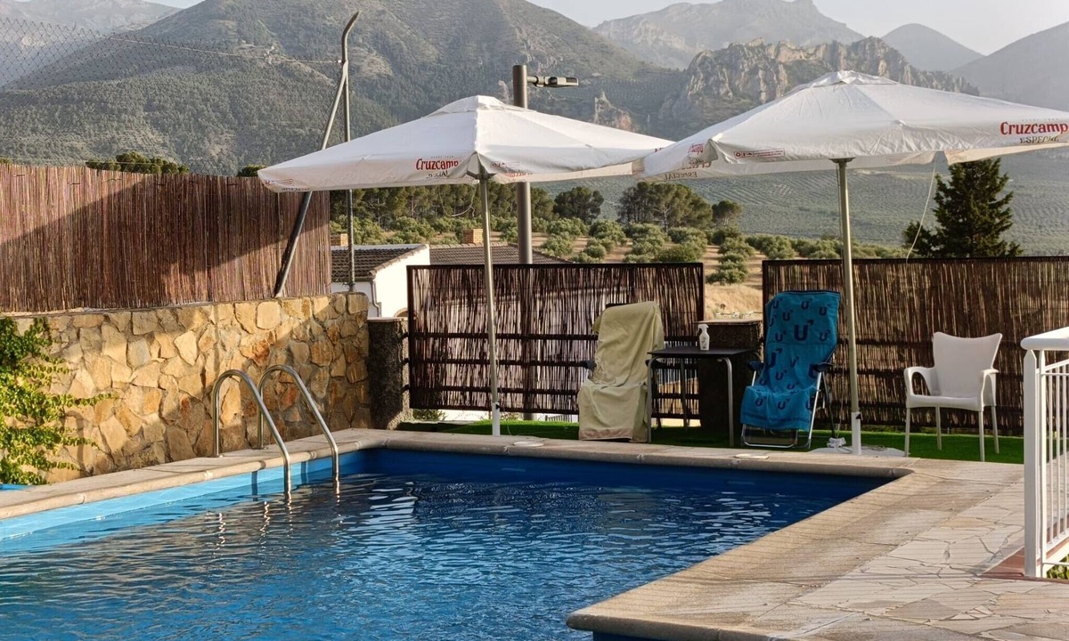 Bedmar House | Holiday Home 'La Pincelada de Mágina' with Private Pool, Terrace & Air Conditioning