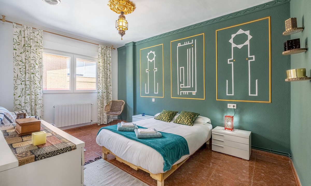 Durcal House | Holiday Home 'Pequeña Alhambra' with Private Terrace and Wi-Fi