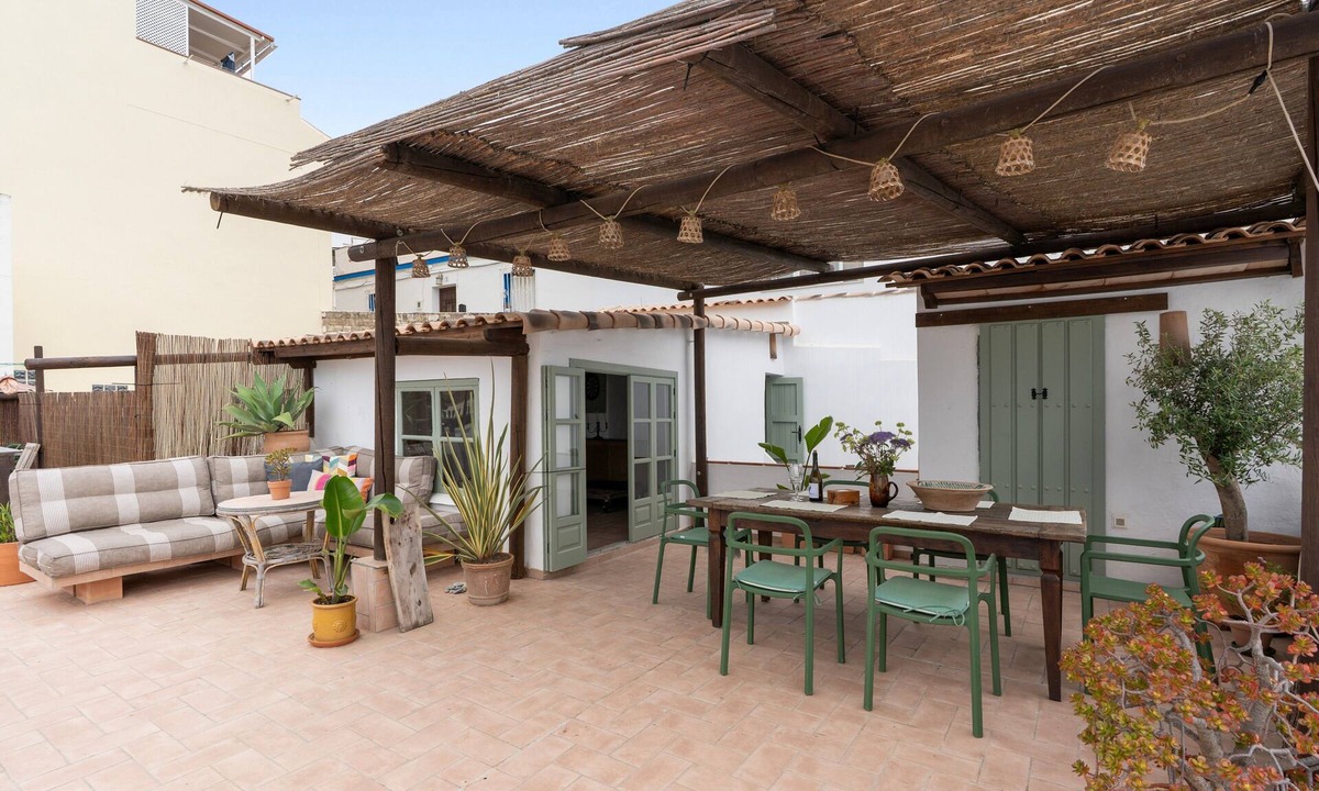 La Herradura House | Holiday Home 'Terraza' with Sea Views, Wi-Fi and Air Conditioning