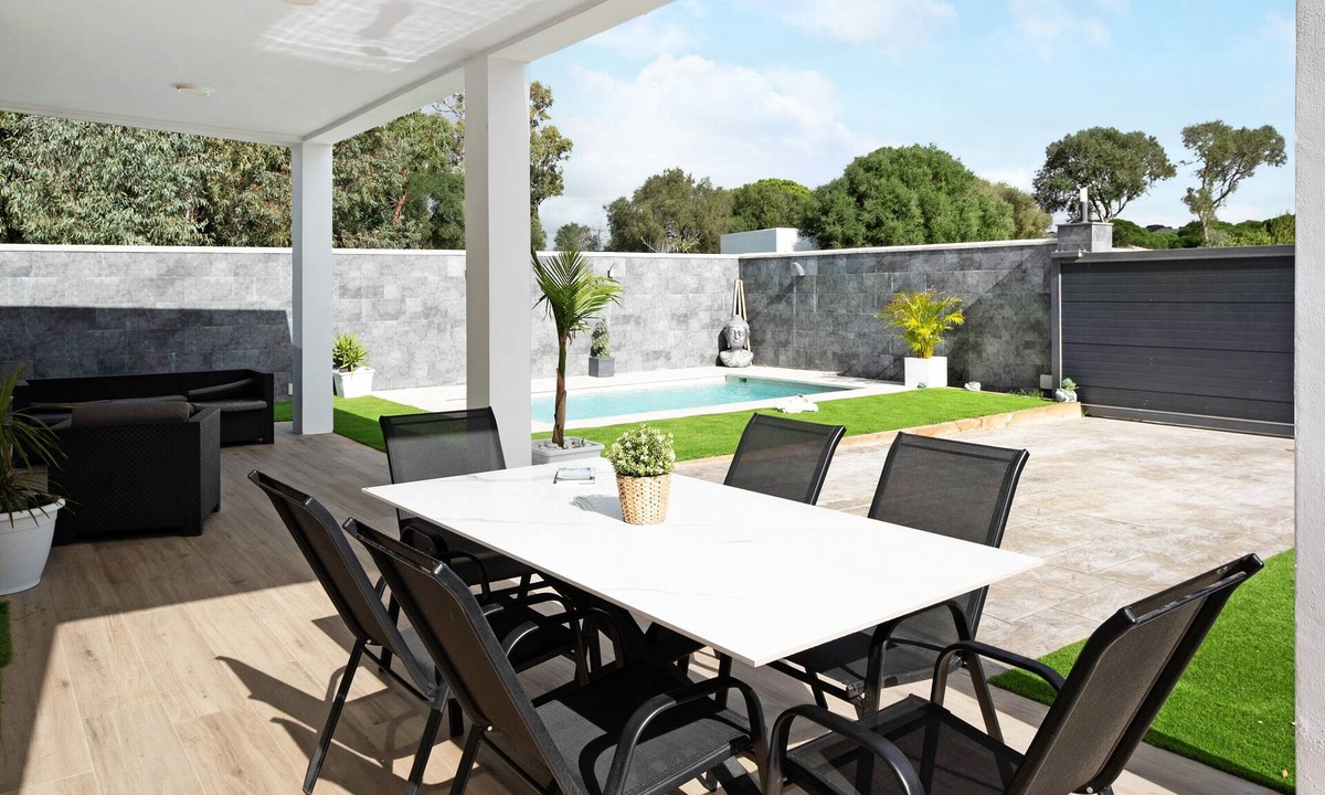 San Ambrosio House | Holiday Home 'Villa Edén' with Private Pool, Wi-Fi and Air Conditioning