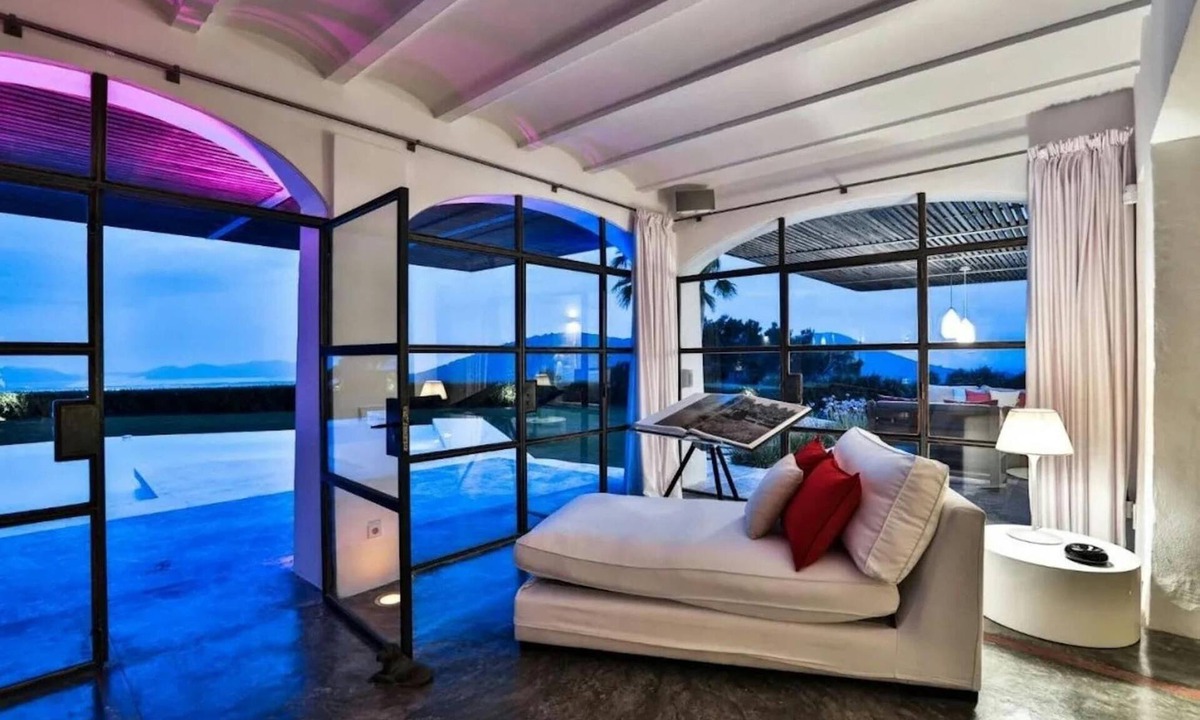 Ciudad Universitaria Villa | Holiday home with tranquil sea views