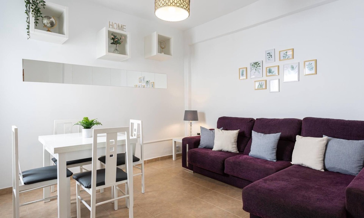 Los Tilos Apartment | Holidays2Malaga Pasaje close Train Station AVE