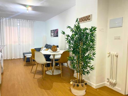 Camino de Ronda Apartment | Home4u Mendez Nuñez