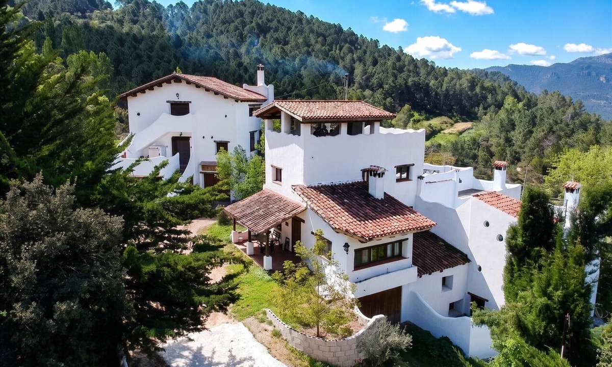 Majada Carrasca Apartment | Homerez - Apartment in Yeste