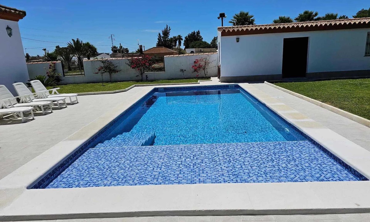 Chiclana de la Frontera Villa | Homerez - Villa Chiclana de la Frontera
