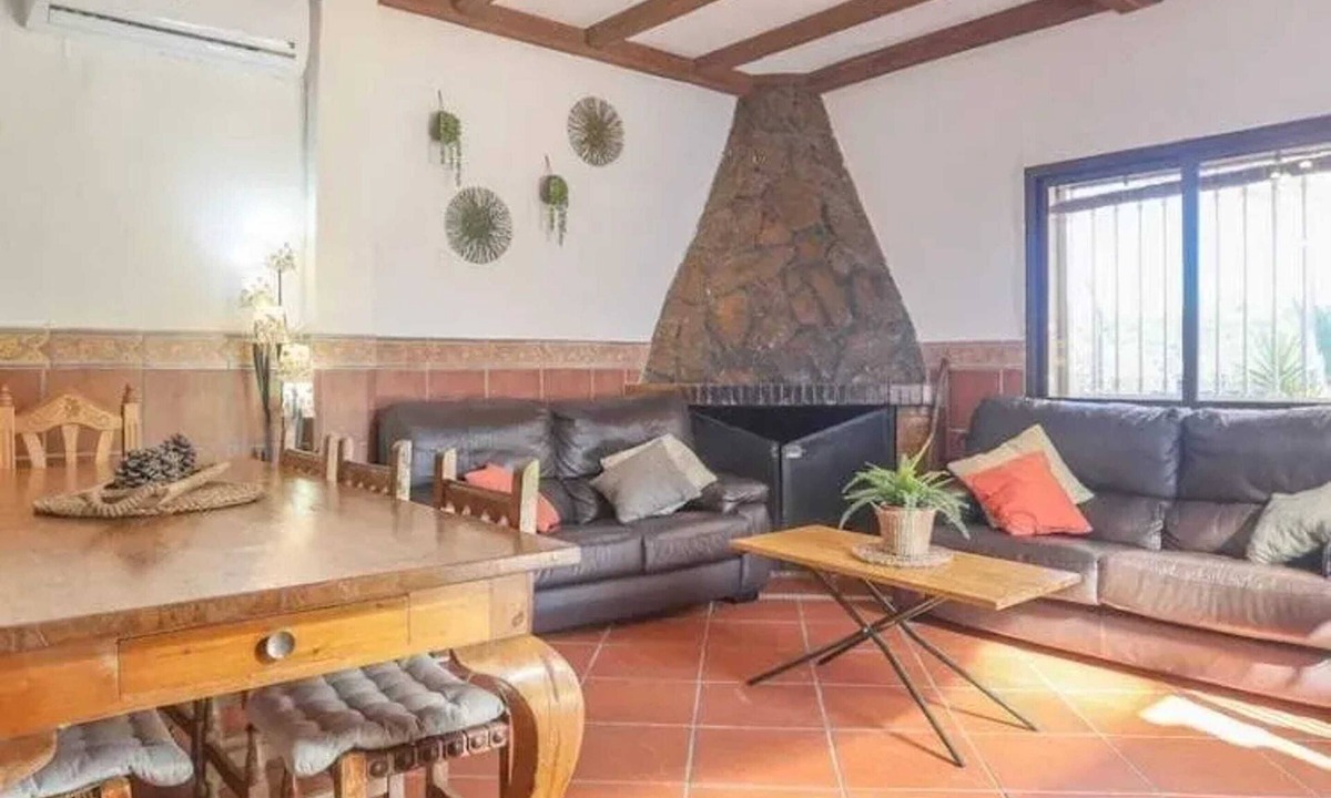 Guillena Villa | Homerez - Villa in Guillena
