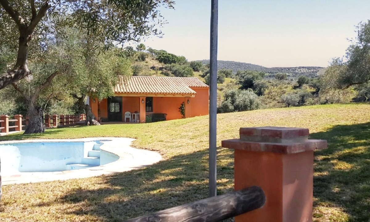 Puerto Serrano Villa | Homerez - Villa Puerto Serrano