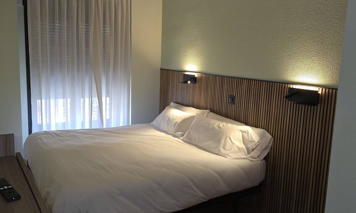 El Espinar Hostel | Hostal La Cigüeña