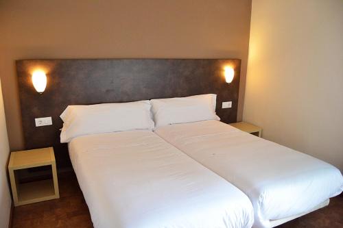 Guarroman House | Hostal Restaurante Los Mellizos