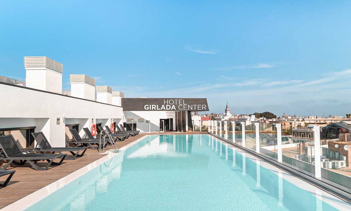 San Bernardo Hotel | Hotel Giralda Center