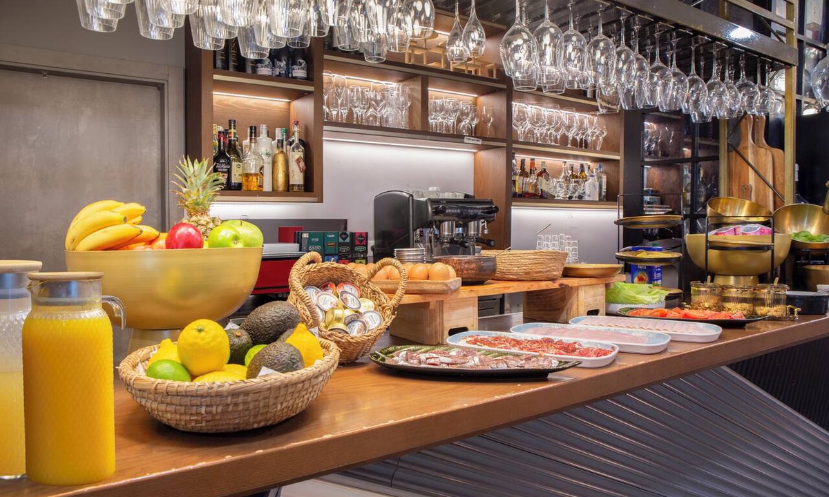 Marbella Seafront Promenade Hotel | Hotel Lima - Adults Recommended