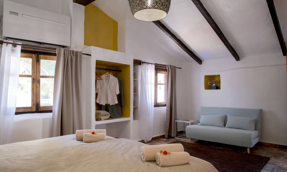 Jimena de la Frontera Hotel | Hotel Rancho Los Lobos