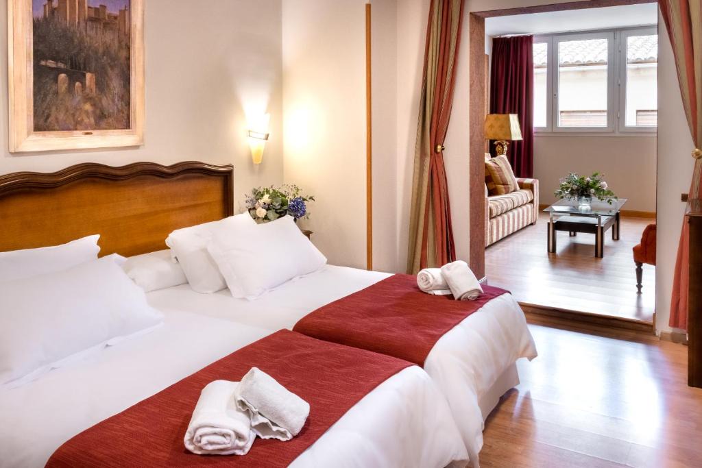 Centro - Sagrario Hotel | Hotel Reina Cristina